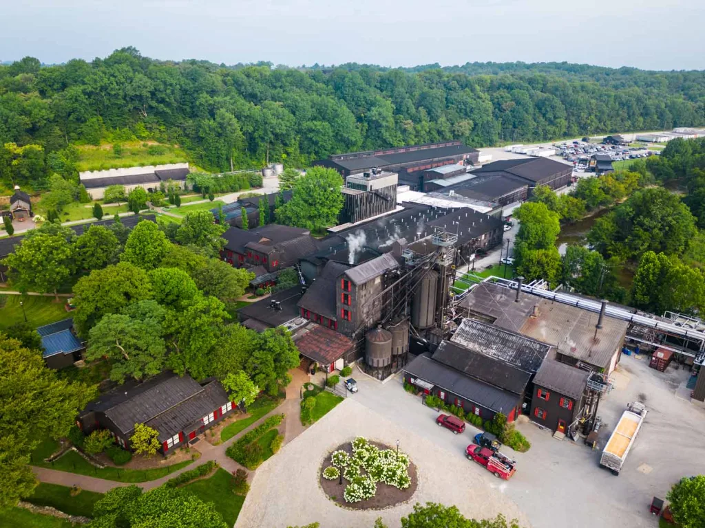 #2 Maker's Mark Distillery: Where Artistry Meets Bourbon Tradition